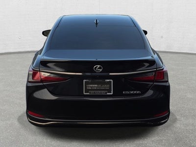 2024 Lexus ES 300h F SPORT Handling