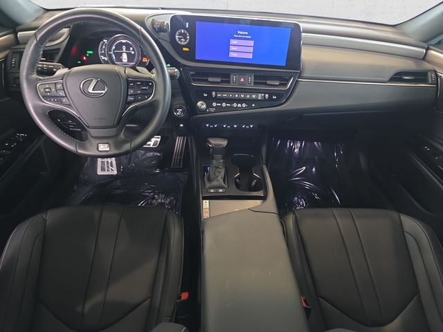 2024 Lexus ES 300h F SPORT Handling