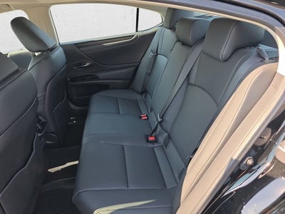 2025 Lexus ES 300h