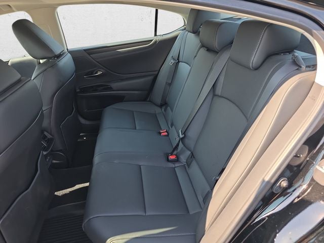 2025 Lexus ES 300h