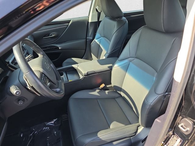 2025 Lexus ES 300h