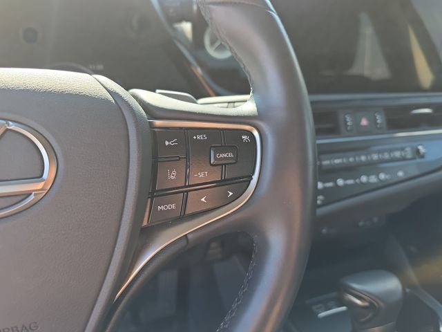 2025 Lexus ES 300h