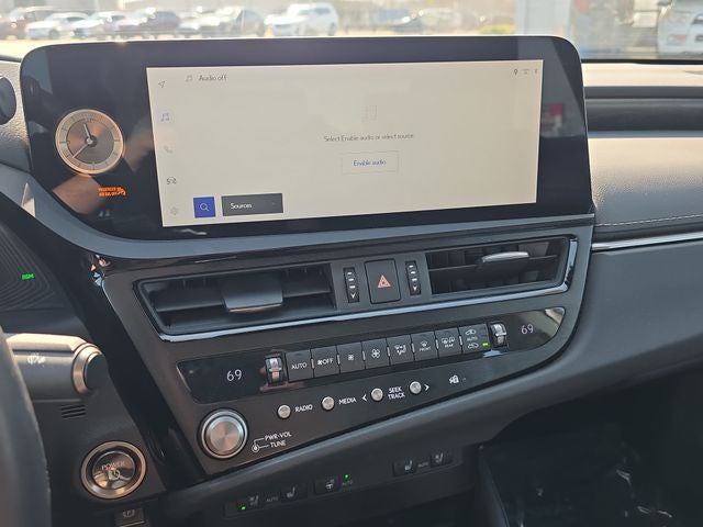 2025 Lexus ES 300h