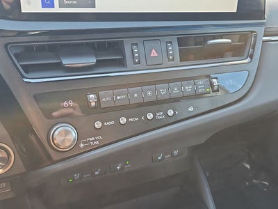 2025 Lexus ES 300h