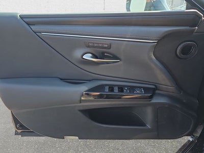 2025 Lexus ES 300h