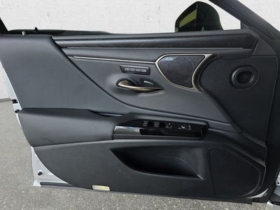 2024 Lexus ES 300h Ultra Luxury