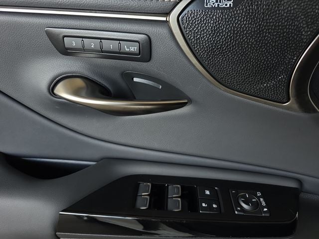 2024 Lexus ES 300h Ultra Luxury