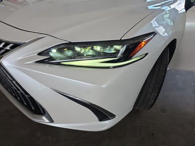 2024 Lexus ES 300h Ultra Luxury
