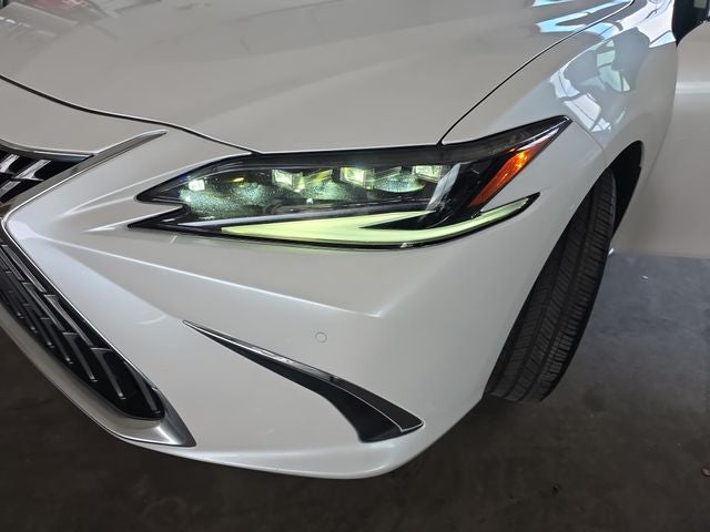 2024 Lexus ES 300h Ultra Luxury