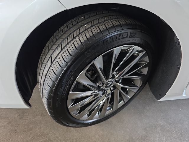 2024 Lexus ES 300h Ultra Luxury