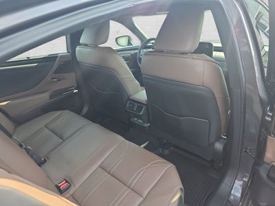 2025 Lexus ES 300h Ultra Luxury