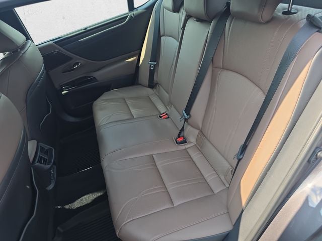 2025 Lexus ES 300h Ultra Luxury