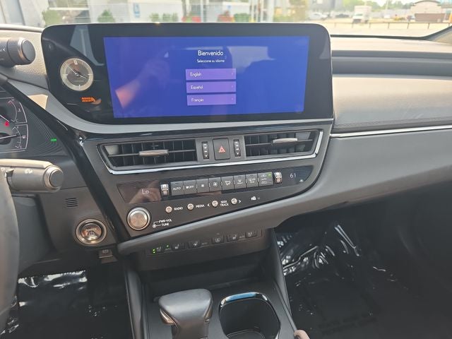 2025 Lexus ES 300h Ultra Luxury