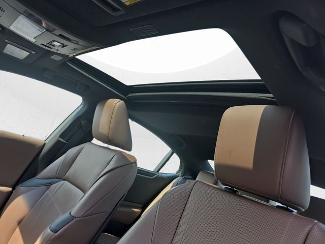 2025 Lexus ES 300h Ultra Luxury