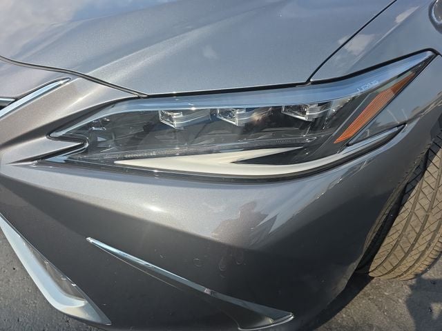 2025 Lexus ES 300h Ultra Luxury