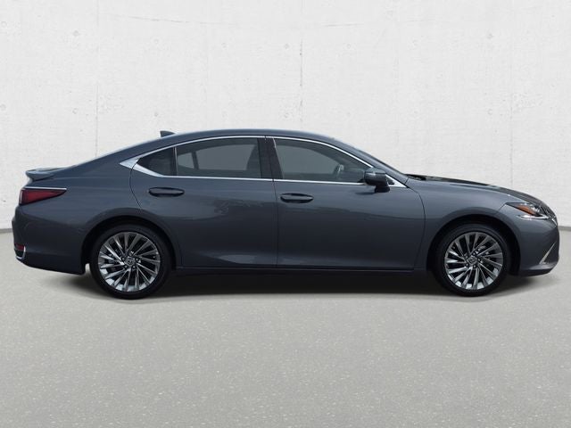 2025 Lexus ES 300h Ultra Luxury
