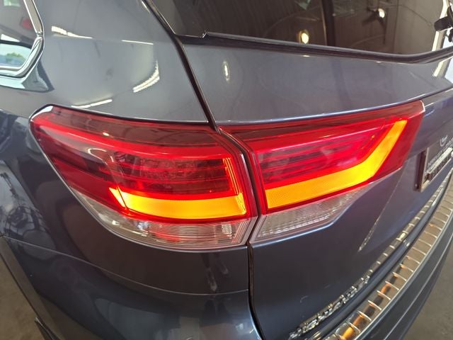 2018 Toyota Highlander Hybrid Limited Platinum
