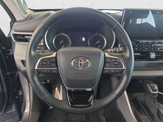 2021 Toyota Highlander Hybrid Platinum