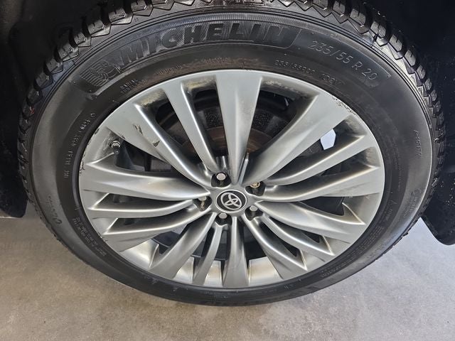 2021 Toyota Highlander Hybrid Platinum