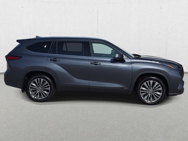 2021 Toyota Highlander Hybrid Platinum