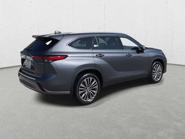 2021 Toyota Highlander Hybrid Platinum