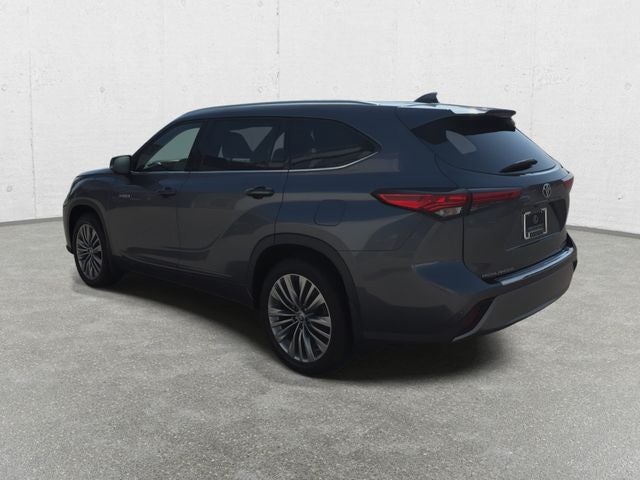 2021 Toyota Highlander Hybrid Platinum