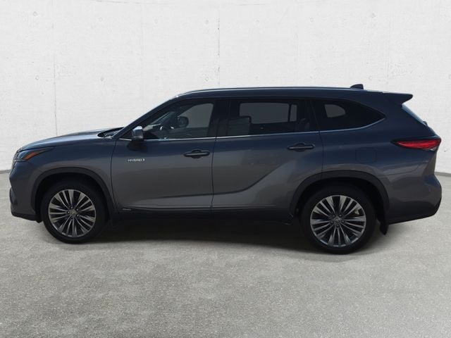 2021 Toyota Highlander Hybrid Platinum