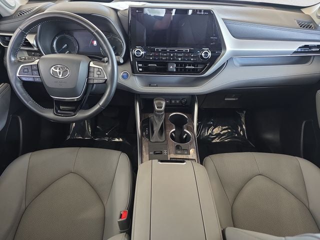 2021 Toyota Highlander Hybrid Platinum