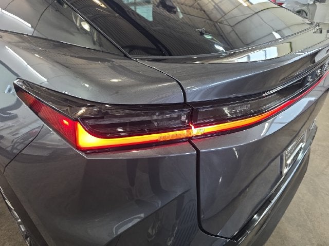 2023 Lexus RZ 450e Luxury