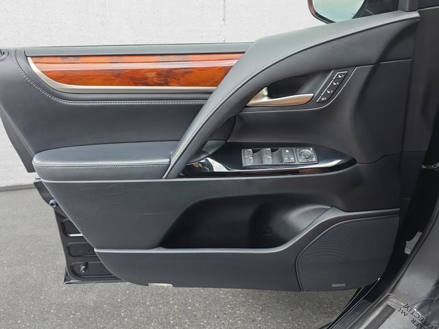 2019 Lexus LX 570
