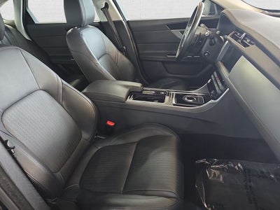 2017 Jaguar XF 35t Prestige