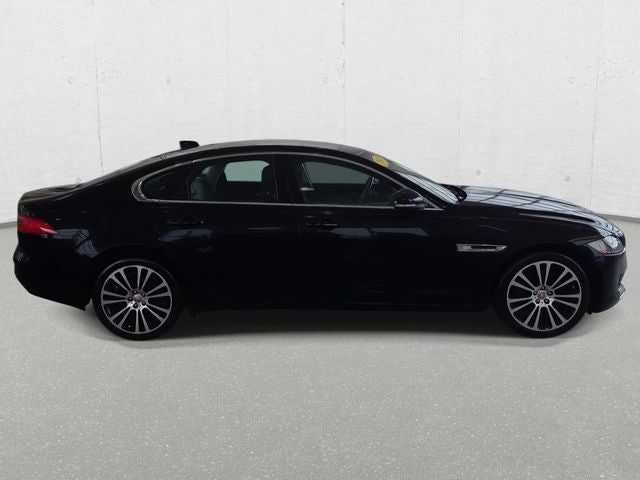 2017 Jaguar XF 35t Prestige