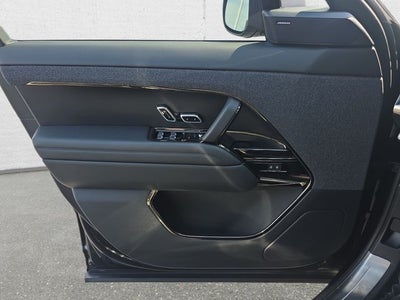 2025 Land Rover Range Rover Sport SE
