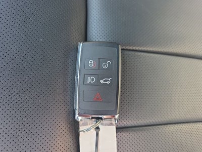 2025 Land Rover Range Rover Sport SE