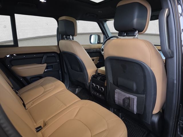 2025 Land Rover Defender 110 X-Dynamic SE