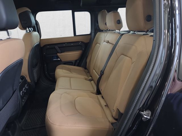 2025 Land Rover Defender 110 X-Dynamic SE