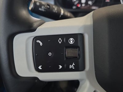 2025 Land Rover Defender 110 X-Dynamic SE