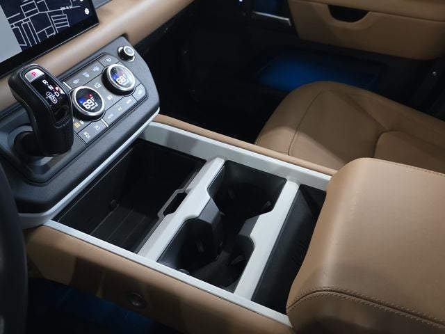 2025 Land Rover Defender 110 X-Dynamic SE