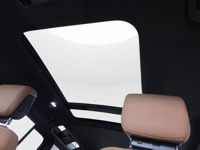 2025 Land Rover Defender 110 X-Dynamic SE