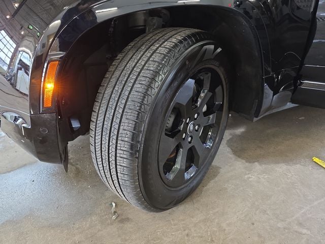 2025 Land Rover Defender 110 X-Dynamic SE