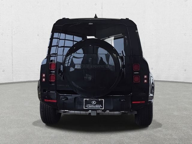 2025 Land Rover Defender 110 X-Dynamic SE