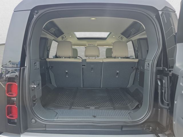2024 Land Rover Defender 110 S