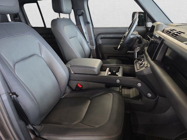 2024 Land Rover Defender 130 Outbound