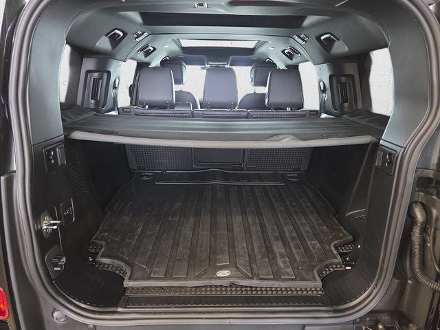 2024 Land Rover Defender 130 Outbound