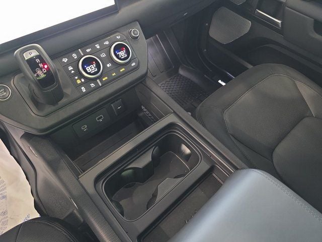 2024 Land Rover Defender 130 Outbound