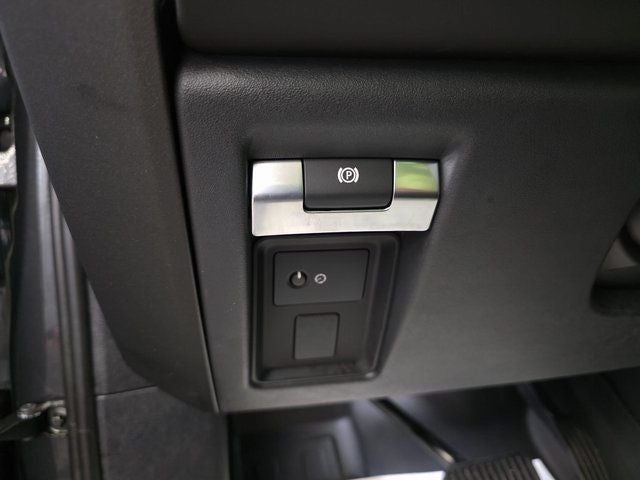 2024 Land Rover Defender 130 Outbound