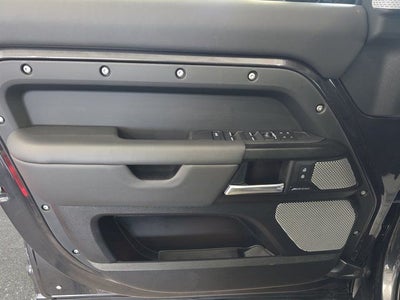 2024 Land Rover Defender 130 Outbound