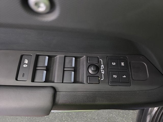 2024 Land Rover Defender 130 Outbound