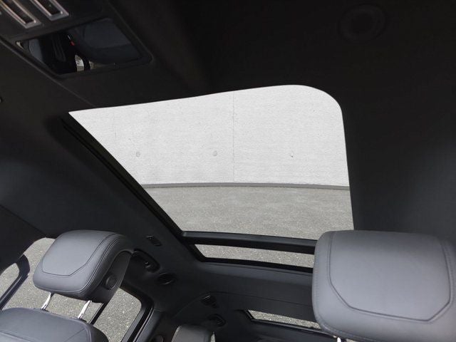 2024 Land Rover Defender 130 Outbound