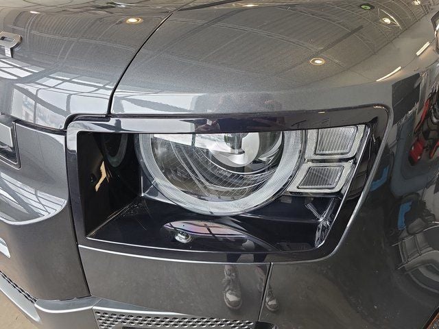 2024 Land Rover Defender 130 Outbound